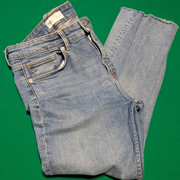 ZARA Women’s Light Blue Denim Jeans - Picture 2 of 5